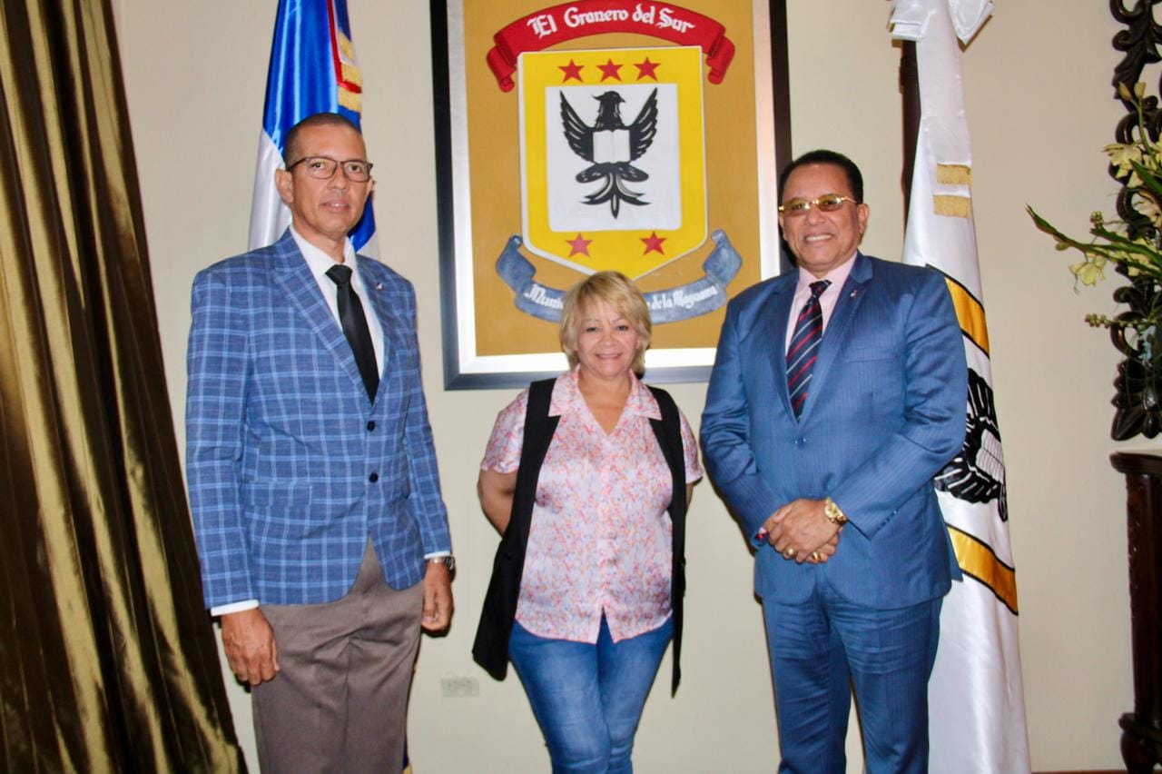 Hanói Sánchez sostiene un encuentro con el director del Consejo Nacional de Control de Drogas, Mayor General Jaime Marte Martínez