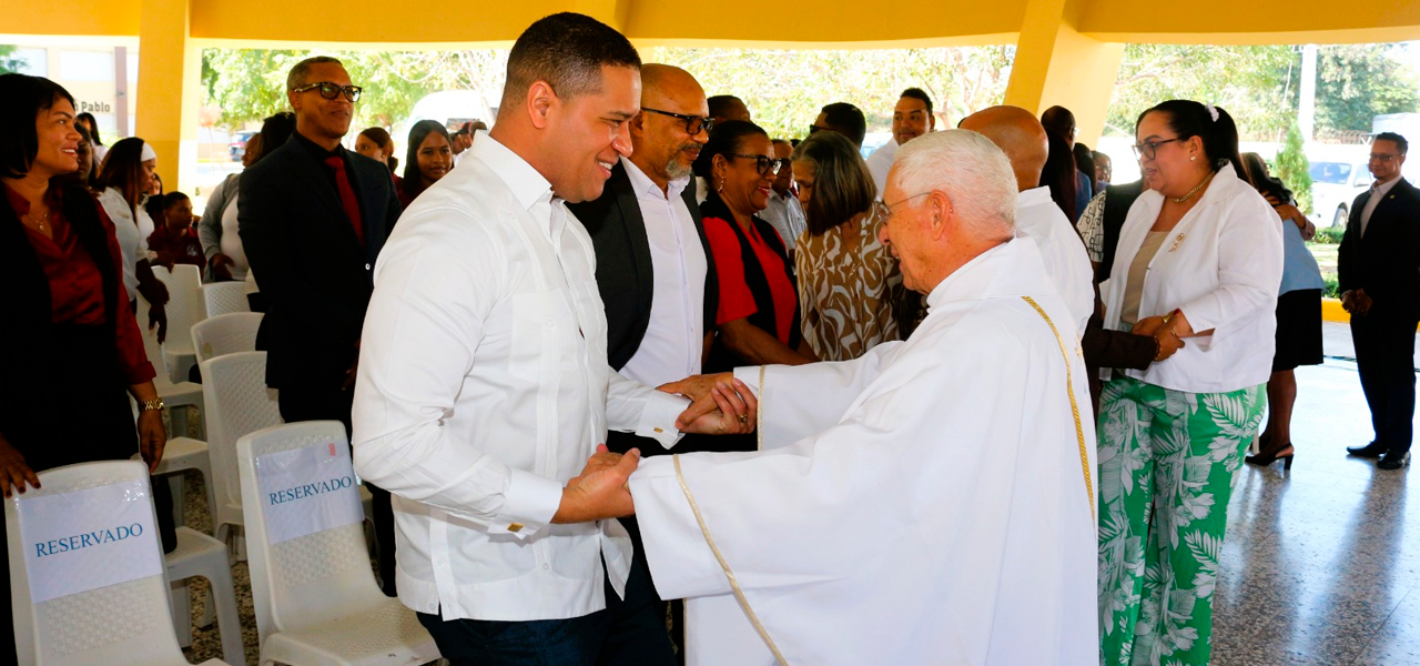 Alcalde Lenin De la Rosa es reconocido por el Politécnico San Pablo